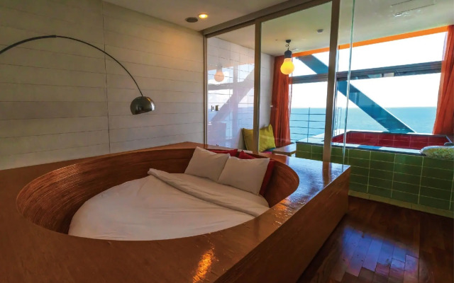 Haslla Art World Museum Hotel