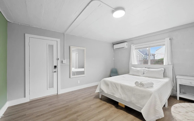 Chic City Retreat 93D