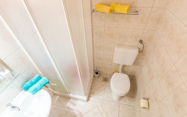 Višnja - Free Parking - B2