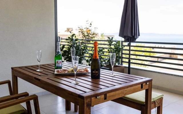Sunshine House Makarska with Free Beach Parking
