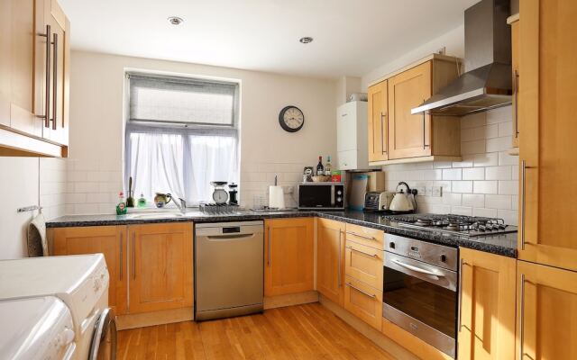 Spacious 4 Bedroom Home in East London