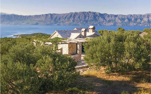 One-Bedroom Holiday Home in Povlja