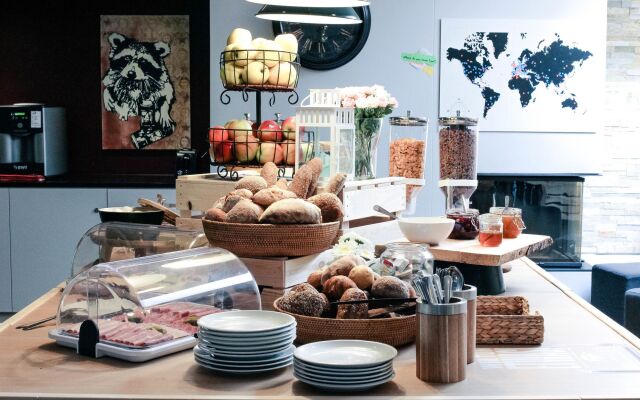 Hotel & Lounge by Hyve Basel SBB