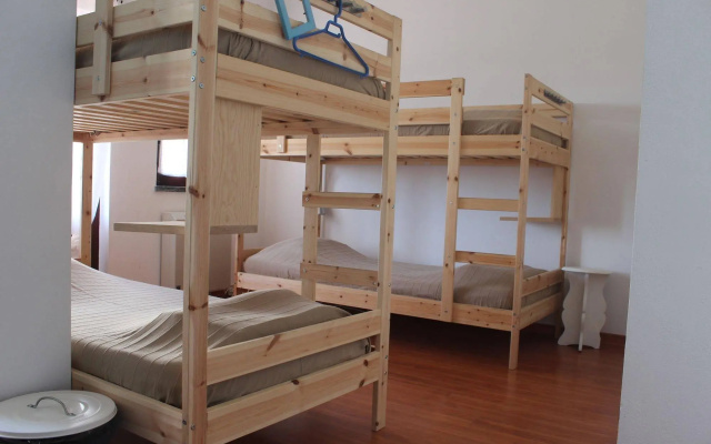 Ericeira Chill Hill Hostel & Private Rooms - Peach Garden