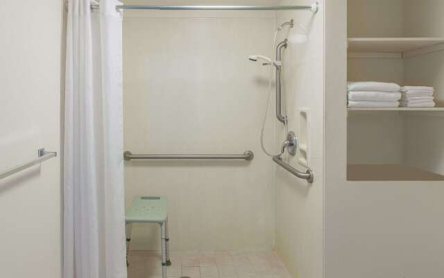 Days Inn by Wyndham Camarillo - Ventura