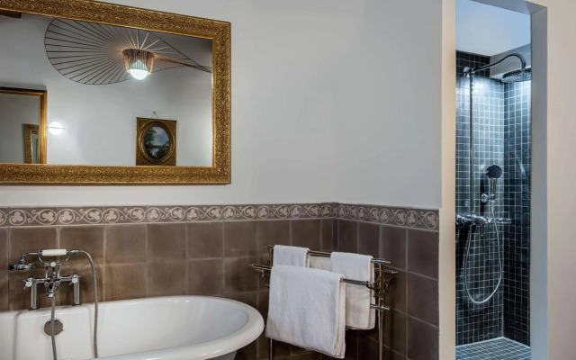 Cour des Loges Lyon, A Radisson Collection Hotel