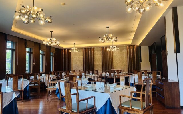 Bright QiandaoLake Resort