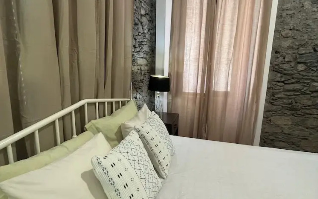 City Center Luxurious Studio Techas Place