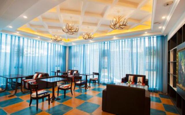Dali Luzhoufan Seaview Hotel