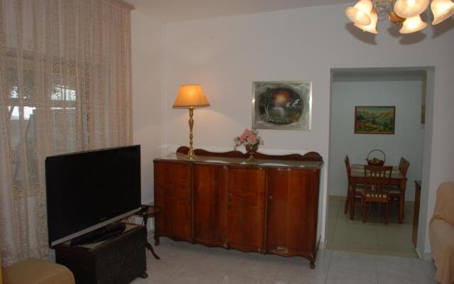 Kanarinis Apartments