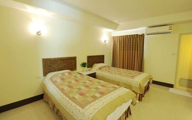 Trat Center Hotel