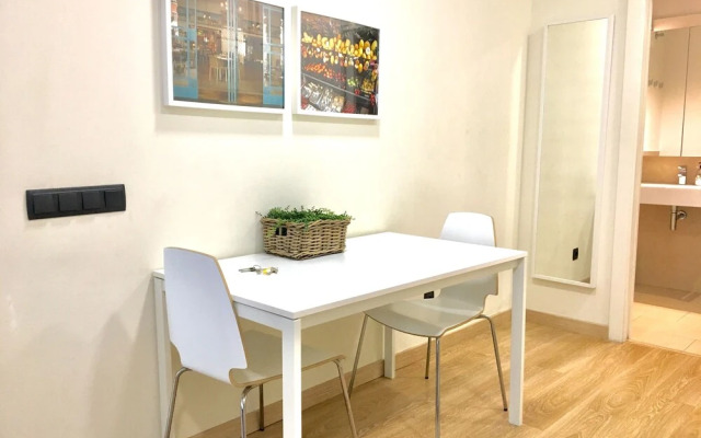 Apartamento con Inmejorable UbicaciÃ³n al lado de Las Ramblas