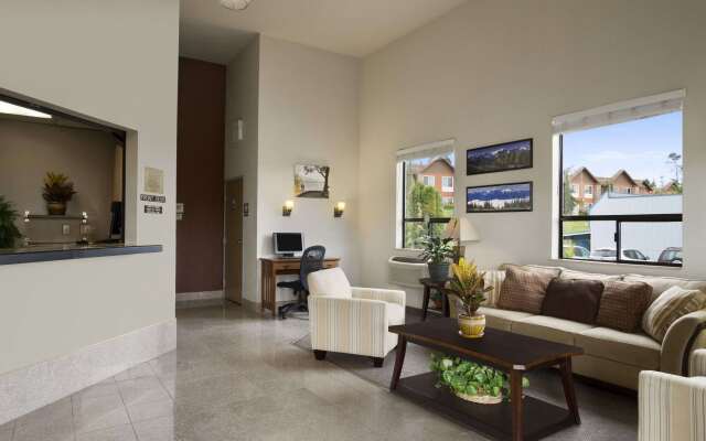 Super 8 by Wyndham Port Angeles at Olympic National Park Hotel