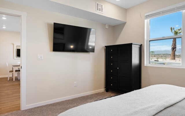 Desert Oasis 3 Bedroom Condo