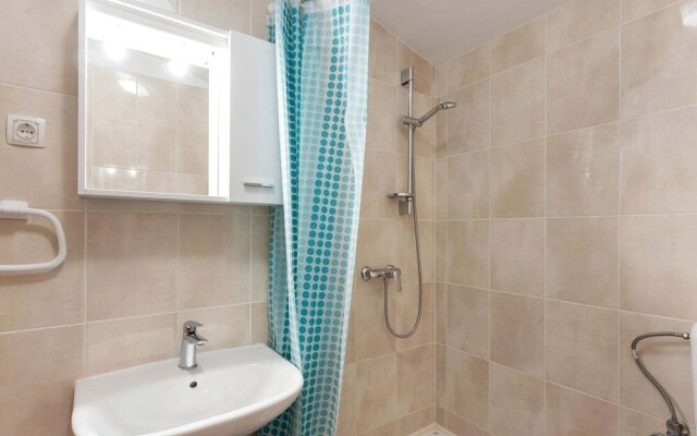 Serene Holiday Home in Posedarje near Sea