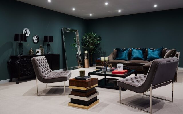 4 Bedroom House with Private Roof Terrace Sleeps 7