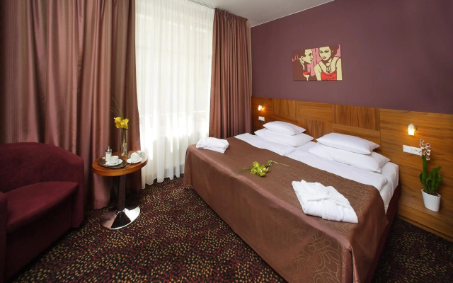 1. Republic Hotel