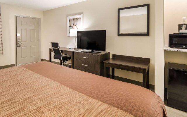 Quality Inn & Suites Dallas - Cityplace