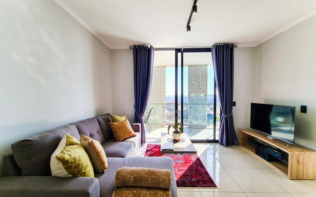 Ellipse Waterfall Upmarket Apartment