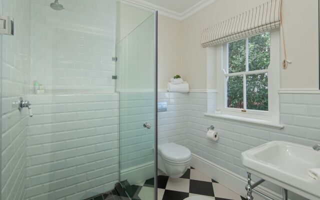 Malayla Guesthouse - Adults Only