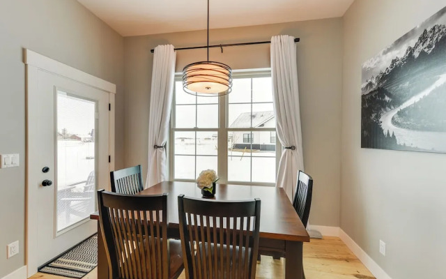 12 Mi to Grand Targhee Resort: Modern Driggs Home