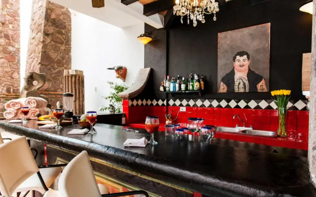 Garlands del Rio Riverside Boutique Hotel