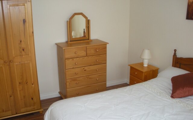 Beautiful 3-bed House in Knock