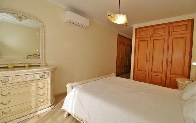 Lovely 2 -bedroom Vacation Apartment In Quarteira