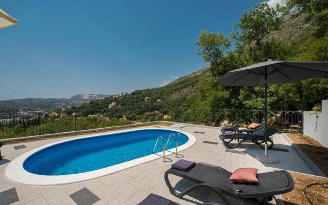 Holiday Home Nest