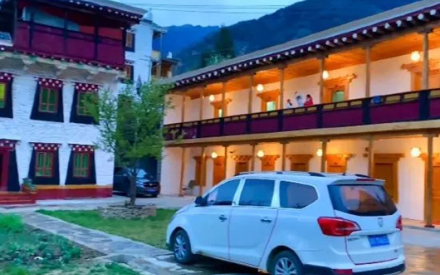 Danba Cosa Xikang Homestay