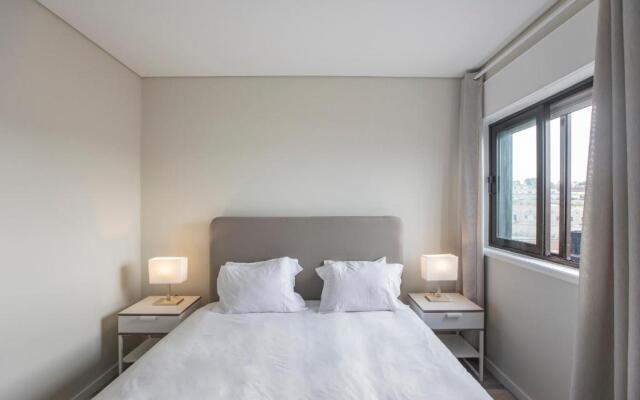 2BR Flat w/ AC & Great Views by LovelyStay