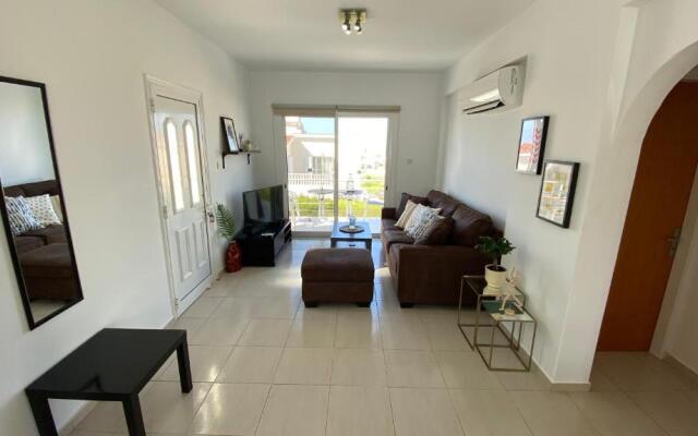 2 Bedroom Roof Terrace & Sea View Apartment