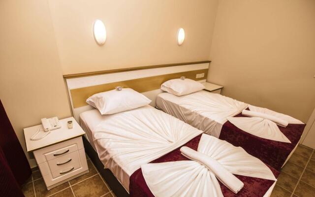 Comet De Luxe Hotel