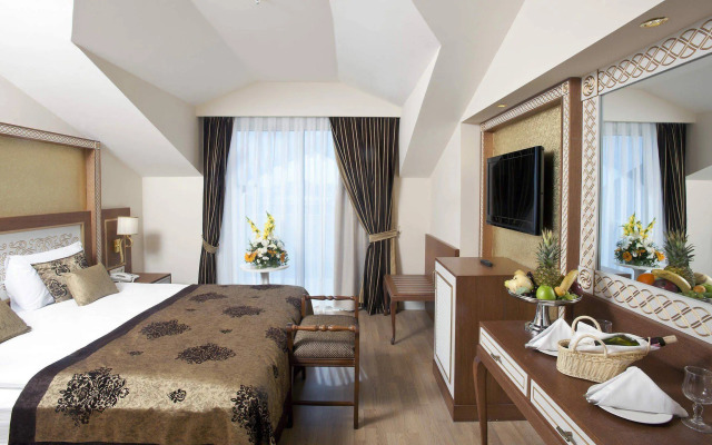 Crystal Palace Luxury Resort & Spa - All Inclusive Resort