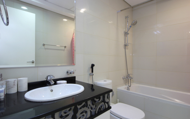 Cozy Studio in Executive Bay