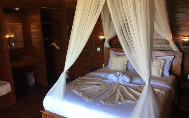 Sunset Hill Lembongan