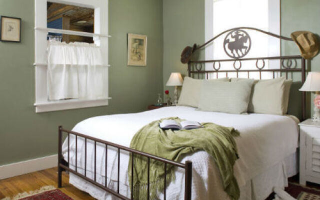 Mt. Gainor Inn