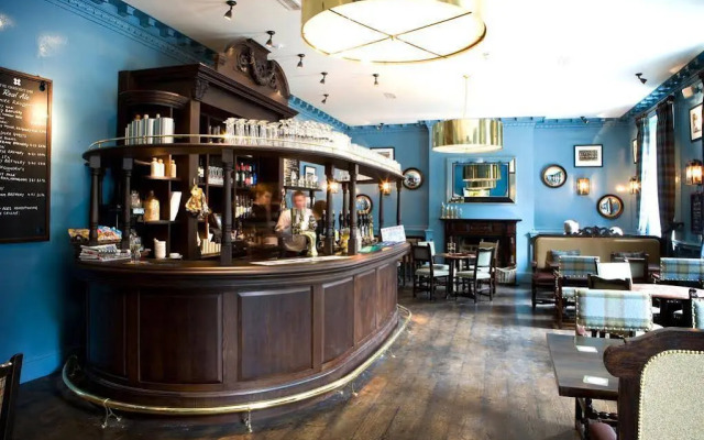 The Crescent Inn