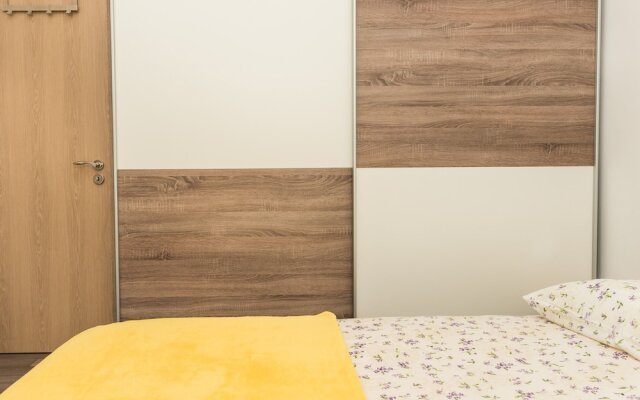 Comfortable Classy Apartment Close to Znjan Beach