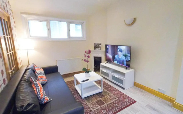 Flat 2 at 6 Tauton Mews