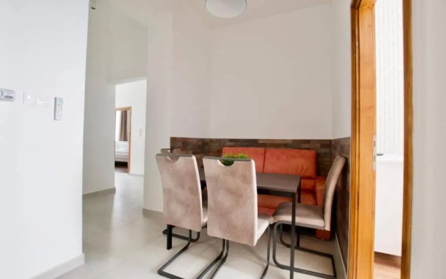 Premium Apartment by Hi5 - Central 3 bedroom (221)