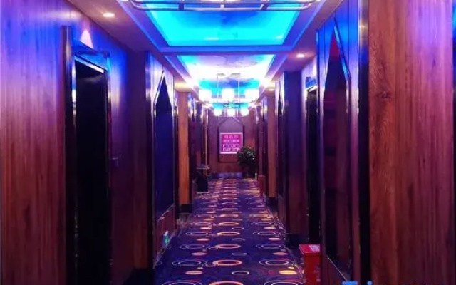 Tangtong Hotel Chain (Biyang Branch)