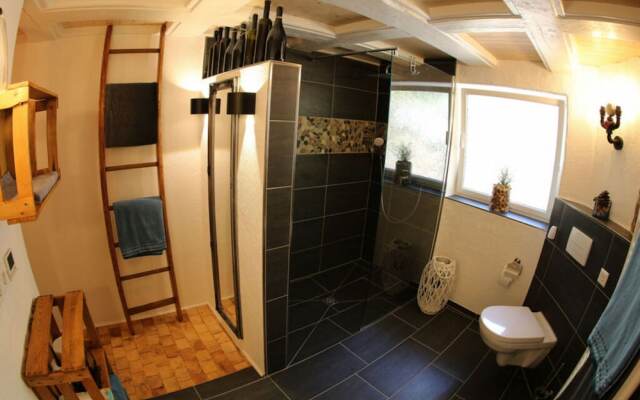 Ferieheisel - Everything, Except Usually!