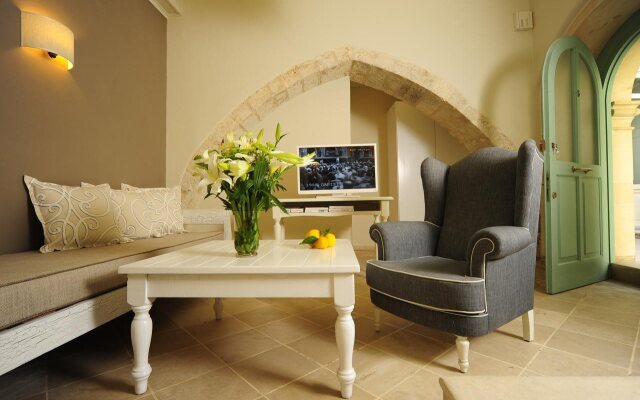 Mythos Suites Boutique Hotel