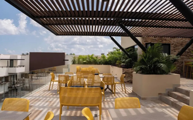 Luxurious Studio Rooftop Pool BBQ Gym