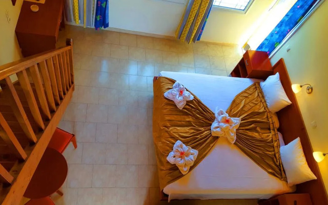 Almyros Villas Resort