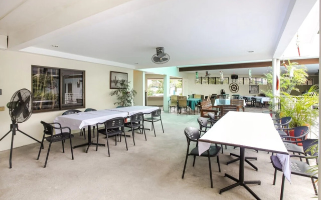 OYO 245 Patio Inn