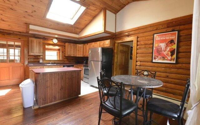 Lodge on Moonlight Drive