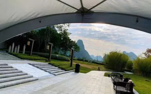 Yangshuo Riverside Villa