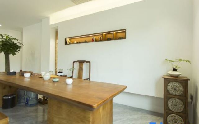 Xiamen Yuehaishu Hotel (Huangcuo Beach Branch on Huandao Road)